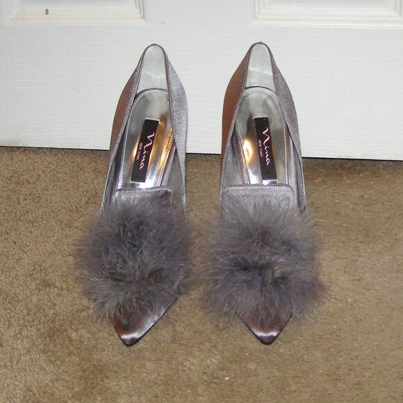 NEW size 39/9 NINA shoes Gray satin pumps with Feather pouf in front - Picture 2 of 12